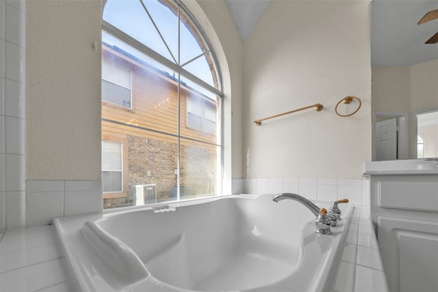 2202 Richmond Circle, Mansfield, TX 76063