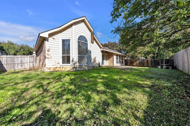 2202 Richmond Circle, Mansfield, TX 76063