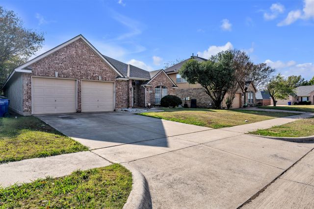 2202 Richmond Circle, Mansfield, TX 76063