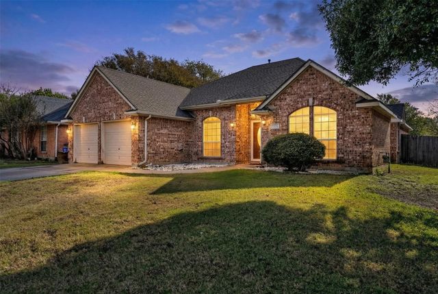 2202 Richmond Circle, Mansfield, TX 76063