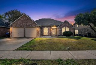 2202 Richmond Circle, Mansfield, TX 76063