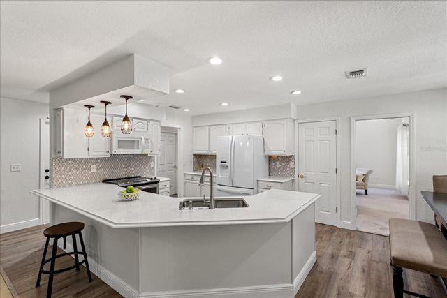 1321 S RIDGE LAKE CIRCLE, Longwood, FL 32750