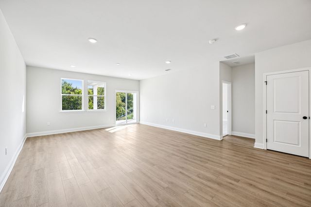 120 Dahlia Dr, La Vergne, TN 37086