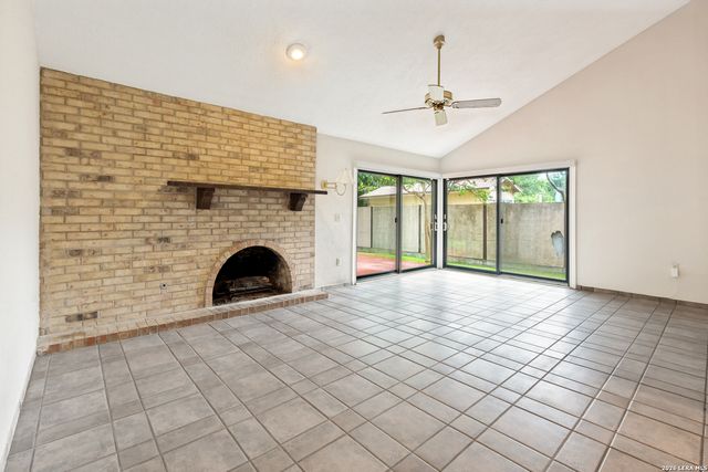 16702 Hunting Valley, San Antonio, TX 78247