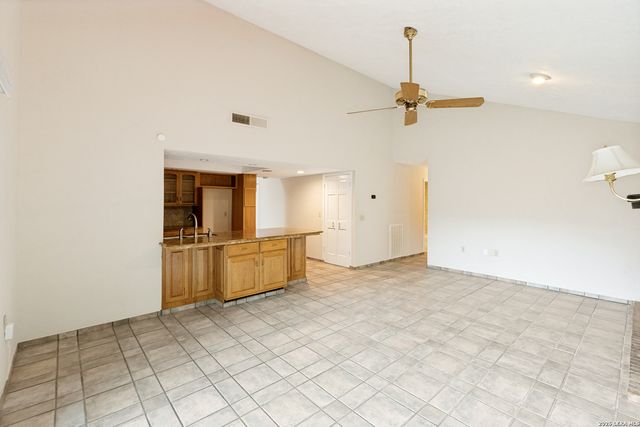 16702 Hunting Valley, San Antonio, TX 78247