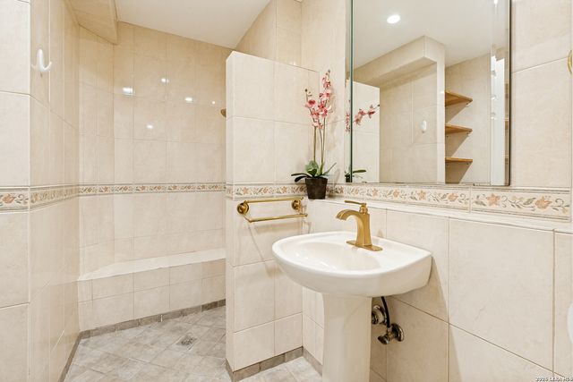 16702 Hunting Valley, San Antonio, TX 78247
