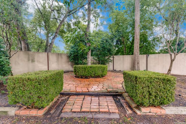 16702 Hunting Valley, San Antonio, TX 78247
