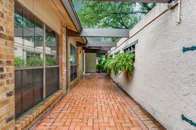 16702 Hunting Valley, San Antonio, TX 78247