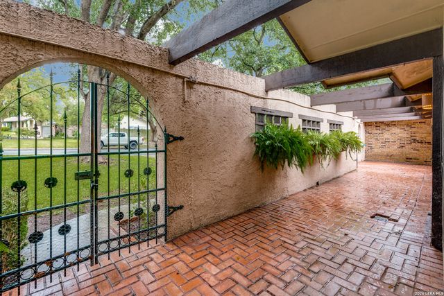 16702 Hunting Valley, San Antonio, TX 78247
