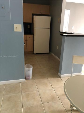 7130 NW 179th St 209, Hialeah, FL 33015