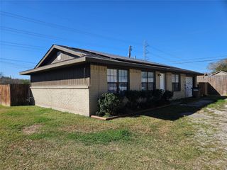 3618 Curry Lane, Dickinson, TX 77539