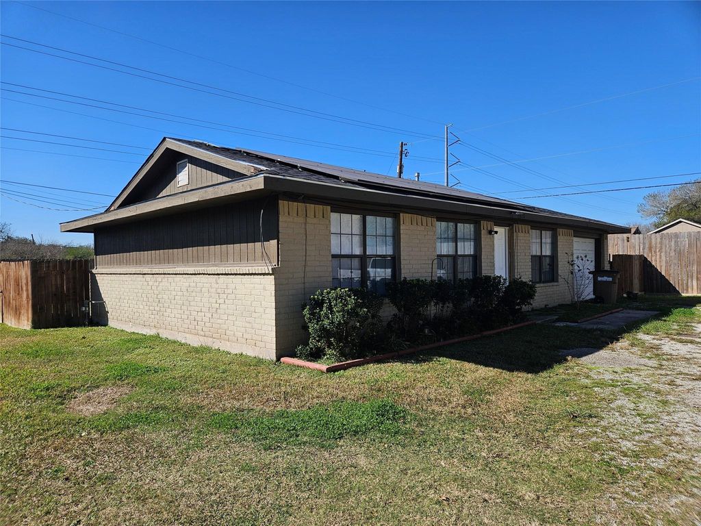 3618 Curry Lane, Dickinson, TX 77539