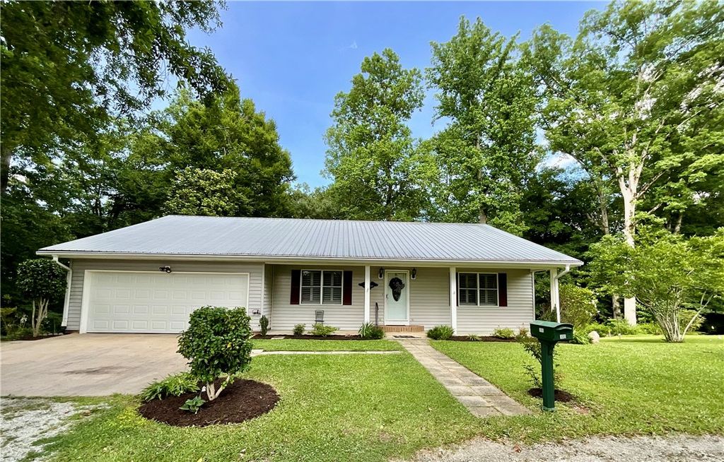 300 Playground Road, Walhalla, SC 29691