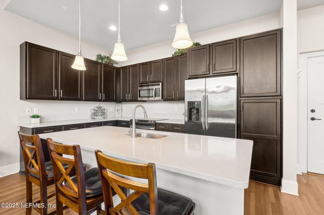 2525 COLLEGE Street 1308, Jacksonville, FL 32204