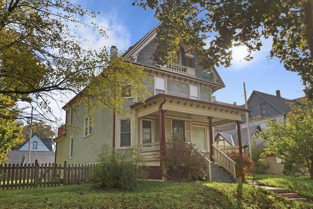 1220 N 31st STREET, Milwaukee, WI 53208