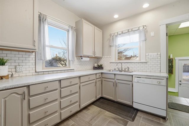 847 N 6TH STREET, Manitowoc, WI 54220