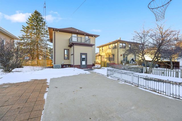 847 N 6TH STREET, Manitowoc, WI 54220