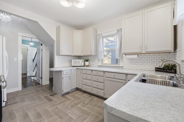 847 N 6TH STREET, Manitowoc, WI 54220