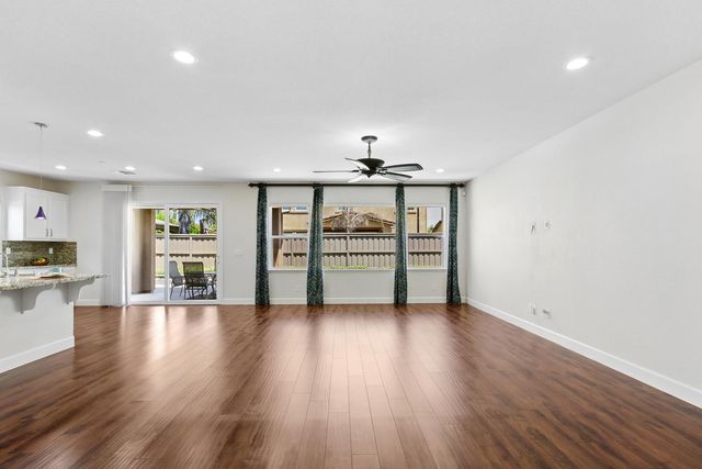9832 Allen Ranch Way, Elk Grove, CA 95757