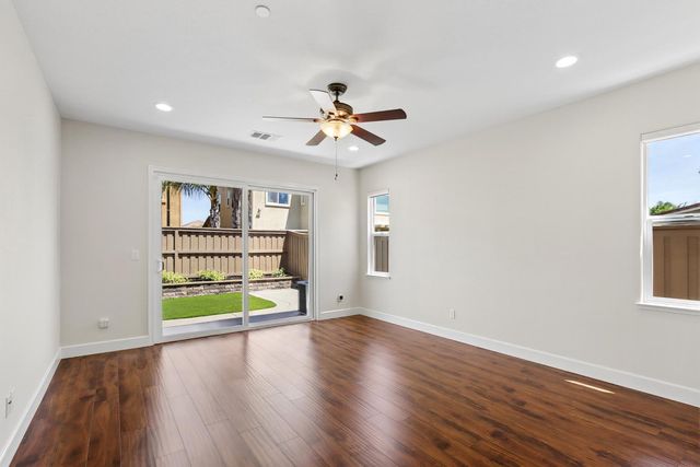 9832 Allen Ranch Way, Elk Grove, CA 95757
