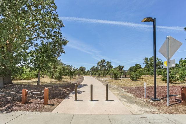 9832 Allen Ranch Way, Elk Grove, CA 95757