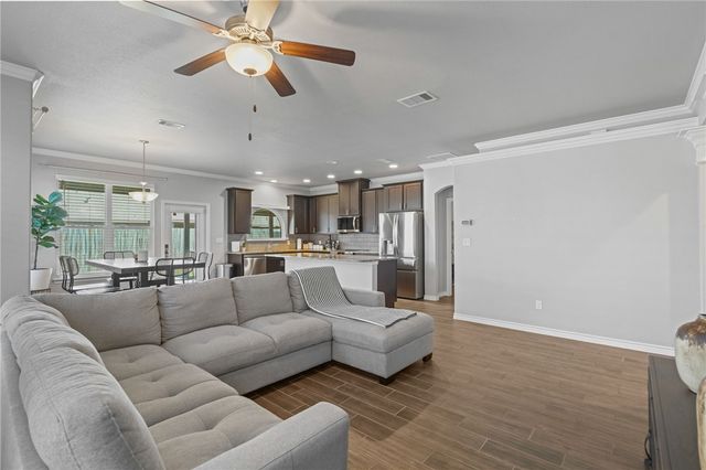 2269 Tallow Dr, Portland, TX 78374