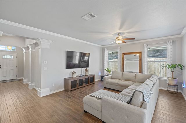 2269 Tallow Dr, Portland, TX 78374