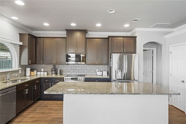 2269 Tallow Dr, Portland, TX 78374