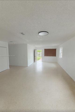 141 W 31st St, Hialeah, FL 33012