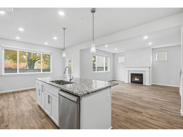 2618 Nw SHADDEN Dr, Mc Minnville, OR 97128