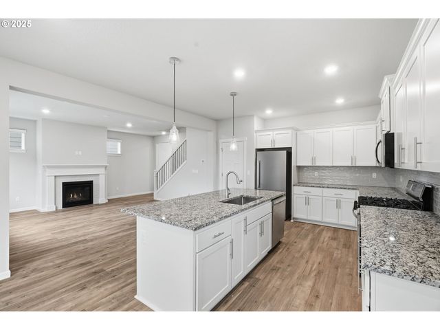 2618 Nw SHADDEN Dr, Mc Minnville, OR 97128