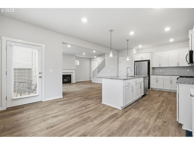 2618 Nw SHADDEN Dr, Mc Minnville, OR 97128