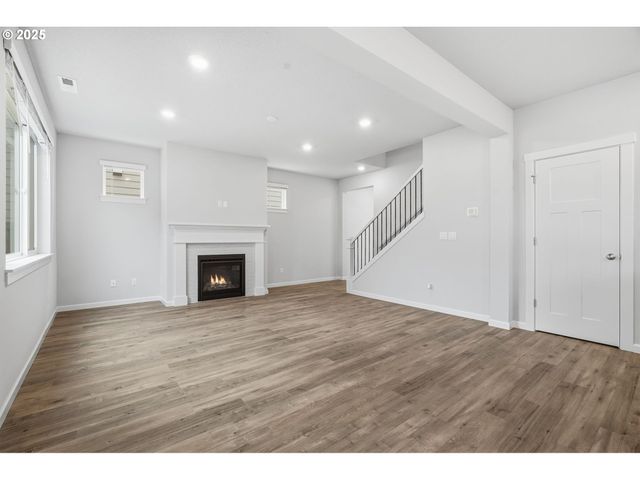 2618 Nw SHADDEN Dr, Mc Minnville, OR 97128