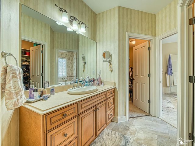 1033 Saint James Park Avenue, Monroe Twp, MI 48161