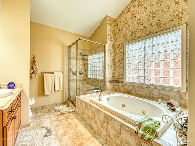 1033 Saint James Park Avenue, Monroe Twp, MI 48161