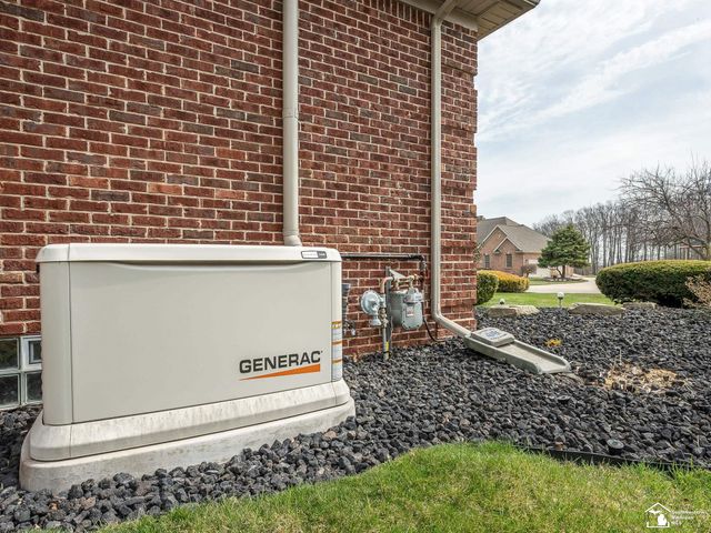 1033 Saint James Park Avenue, Monroe Twp, MI 48161