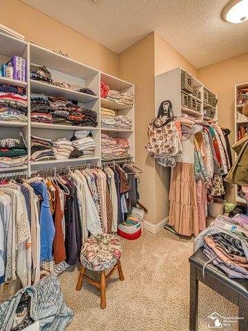 1033 Saint James Park Avenue, Monroe Twp, MI 48161