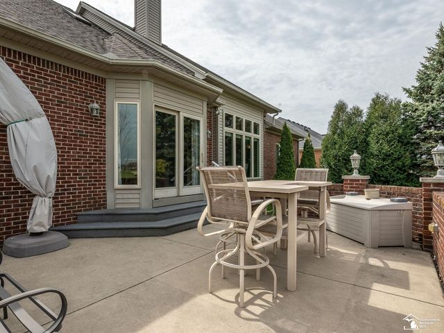 1033 Saint James Park Avenue, Monroe Twp, MI 48161
