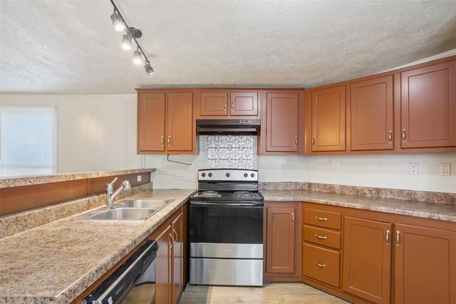 120 LCR 632, Groesbeck, TX 76642
