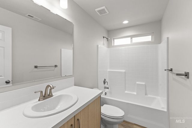 306 W 17th Ave, Jerome, ID 83338