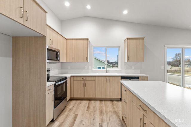 306 W 17th Ave, Jerome, ID 83338