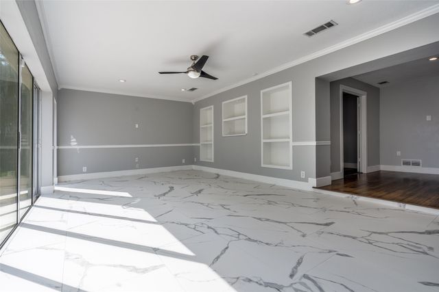 2910 S Country Club Road, Garland, TX 75043