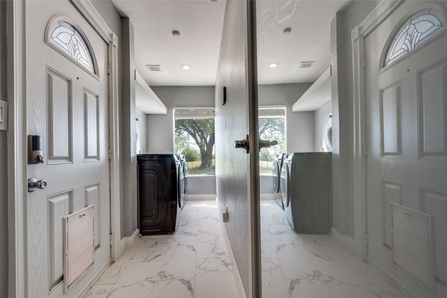 2910 S Country Club Road, Garland, TX 75043