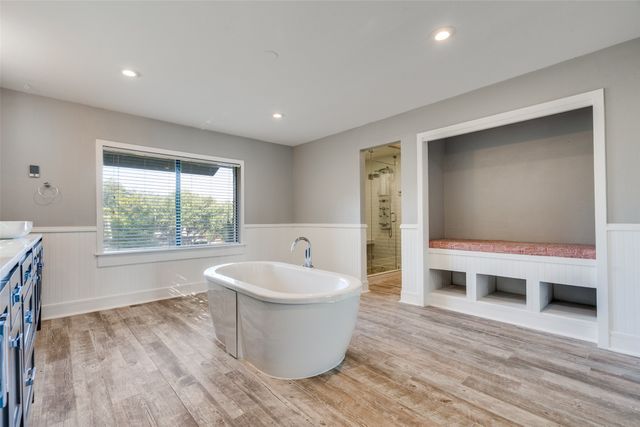 2910 S Country Club Road, Garland, TX 75043