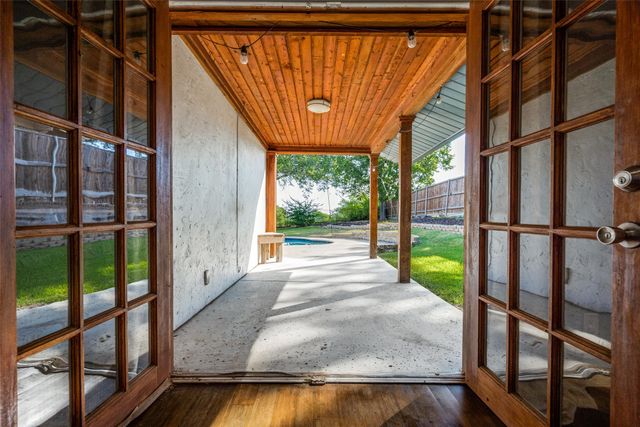 2910 S Country Club Road, Garland, TX 75043