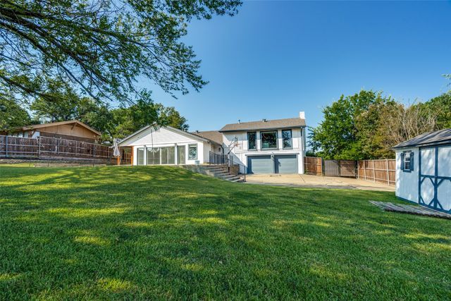 2910 S Country Club Road, Garland, TX 75043