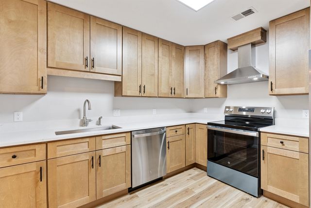 3446 Kingswood Place, Waterloo, IA 50701