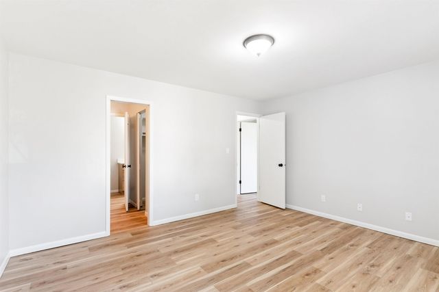 3446 Kingswood Place, Waterloo, IA 50701