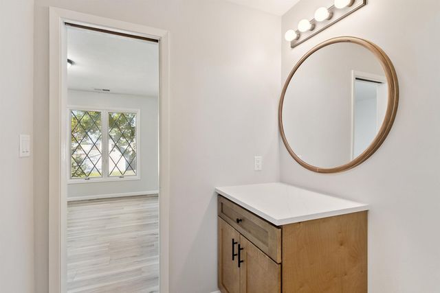 3446 Kingswood Place, Waterloo, IA 50701