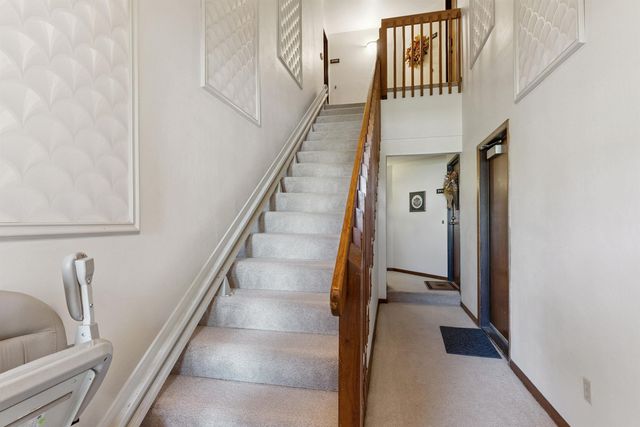 3446 Kingswood Place, Waterloo, IA 50701